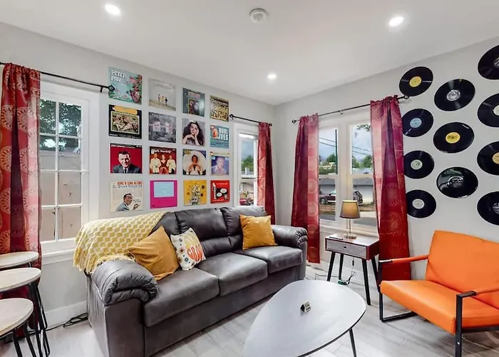 Groovy Apartment In The Heart Of The City